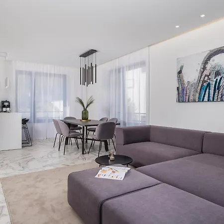 דירה Awesome In With Kitchen *
