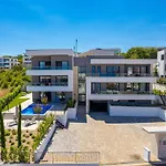 Apartman In With Wifi Malinska